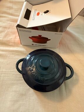Le Creuset Deep Navy Mini Round Cocotte - Small Enameled Cast Iron